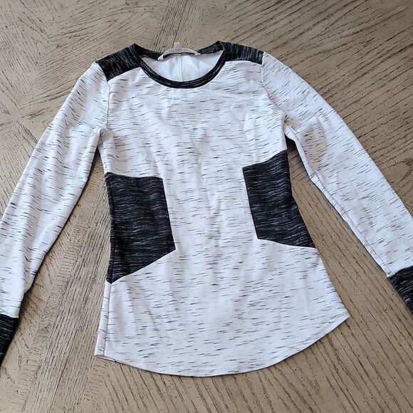 Rachel Roy XS black and white long sleeve top 🖤🤍 - Picture 6 of 7